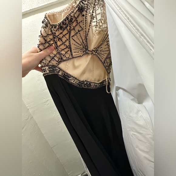 BICICI AND COTY PROM DRESS - Picture 4 of 6